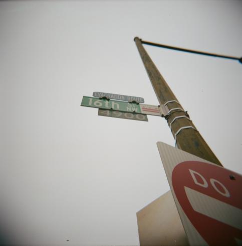 Image of a D.C. Do Not Enter street sign