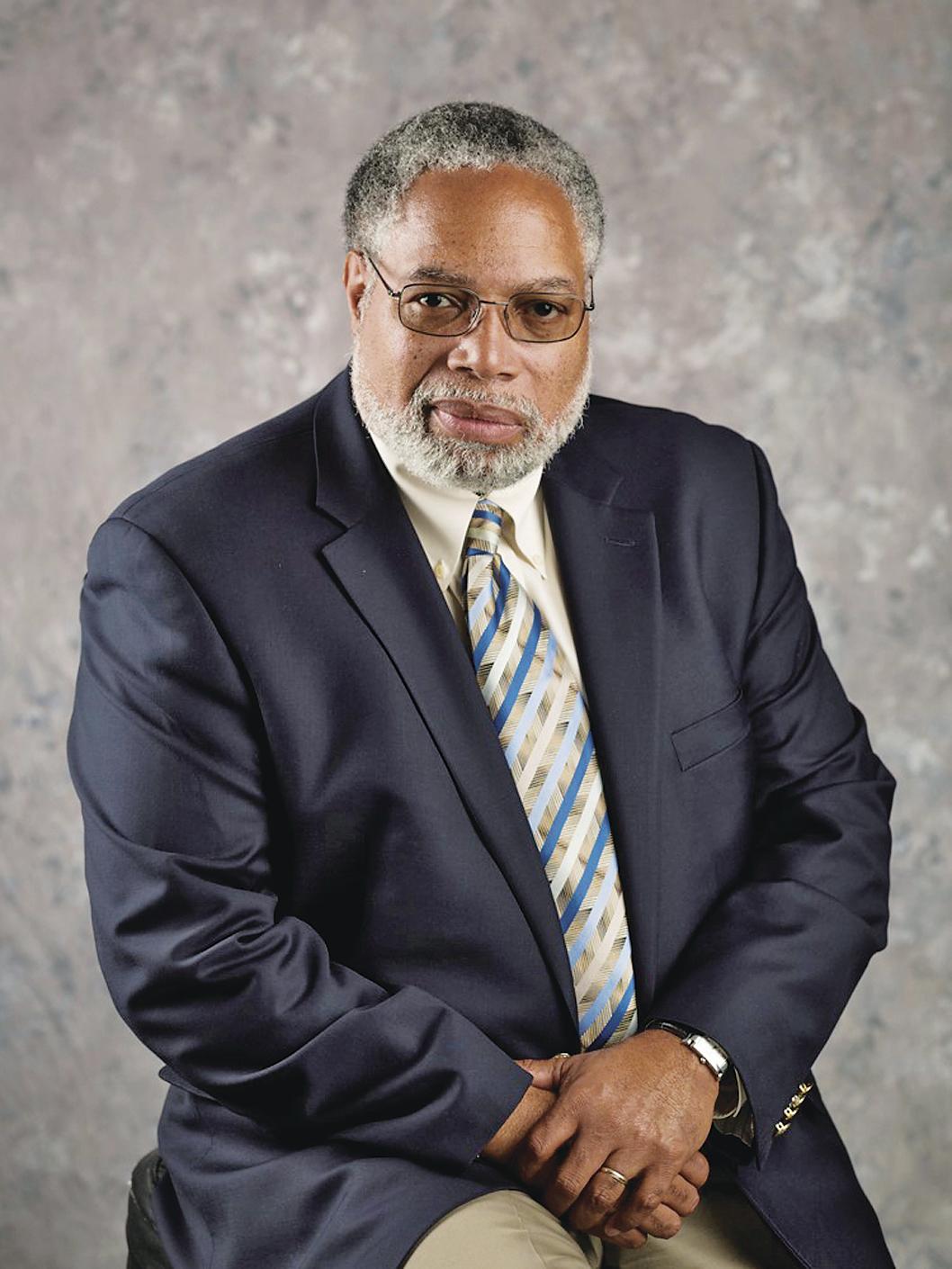 Headshot of Lonnie Bunch